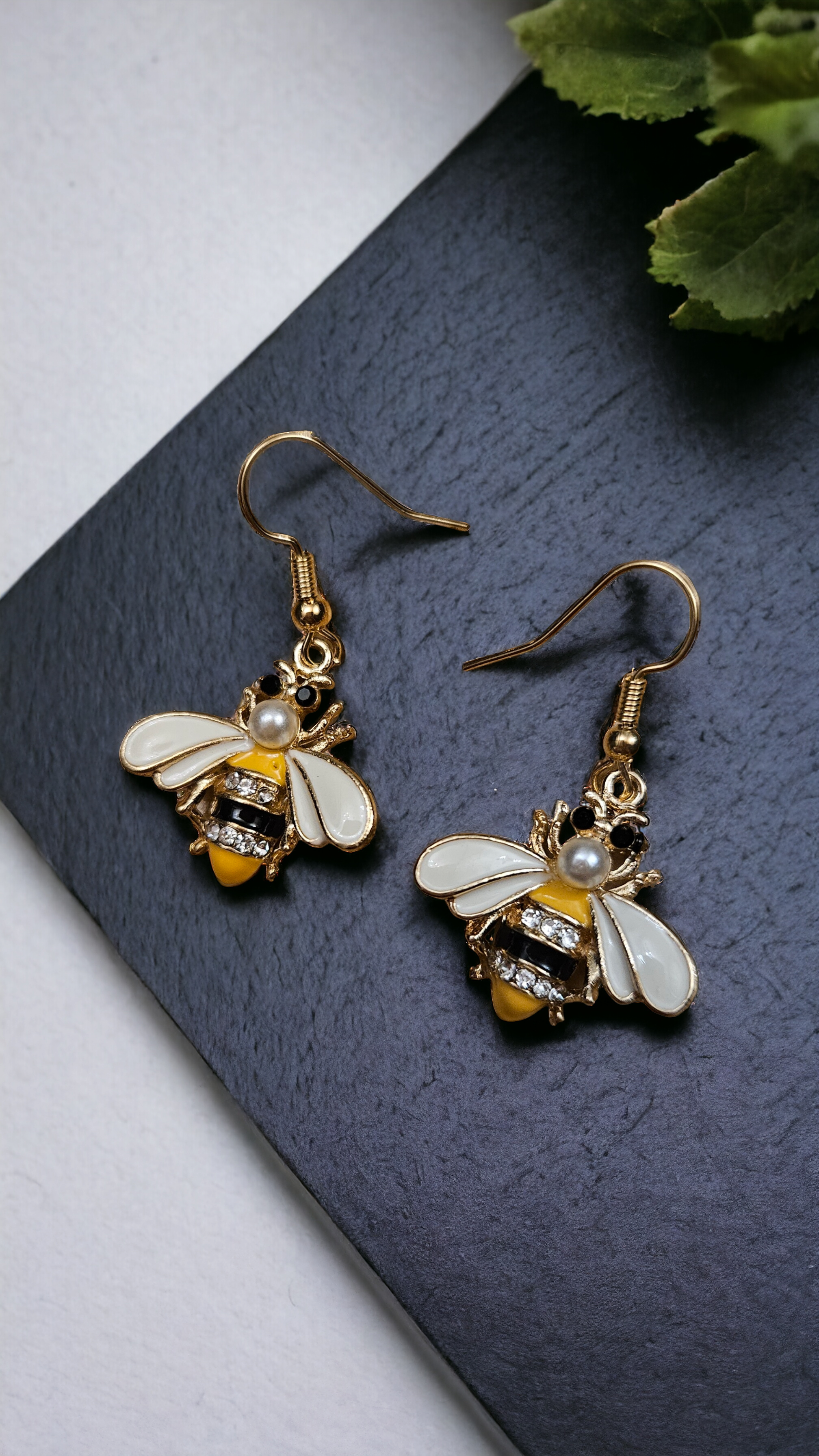 Earrings "Bee" pearl