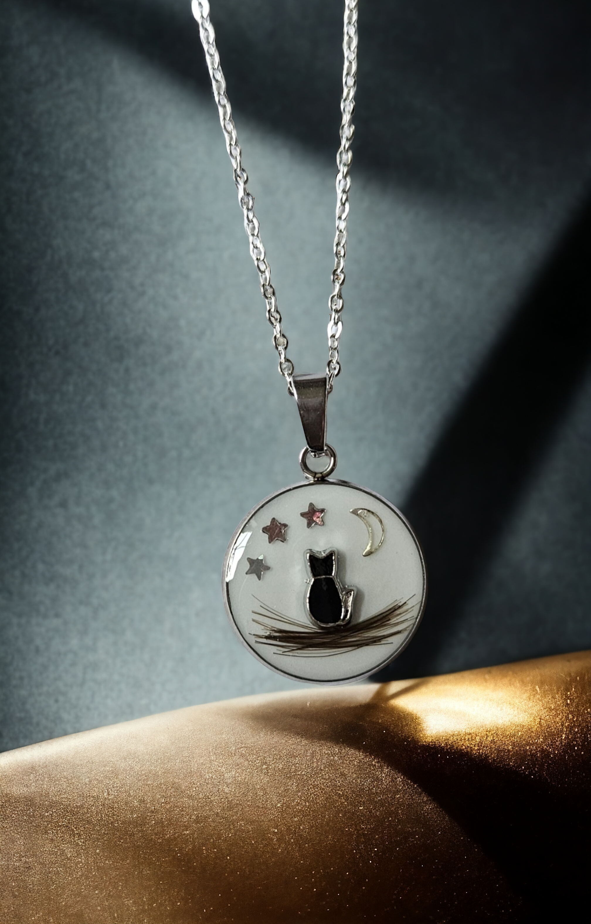Necklace cat "Black or White"