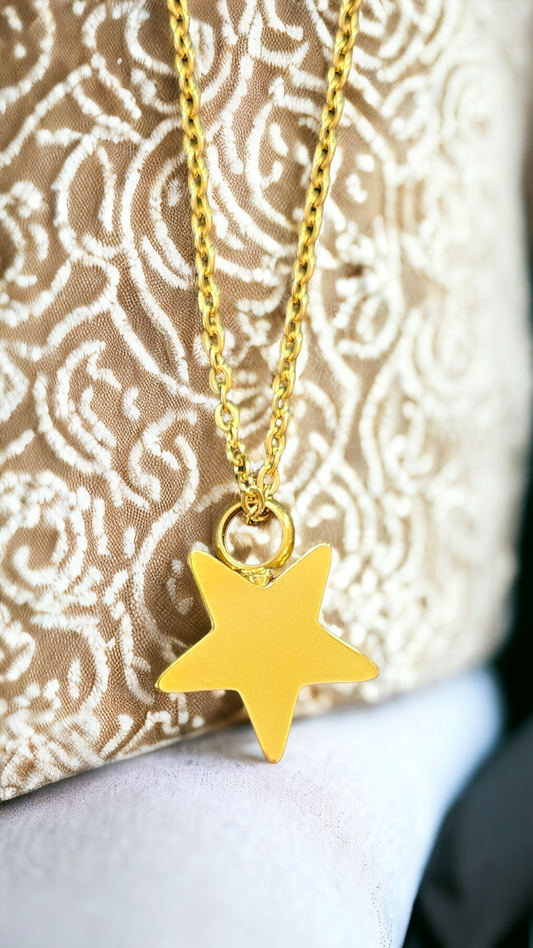 Ash Necklace Star Gold (last article)