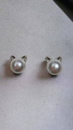 Stud earrings "Pearl cat design"