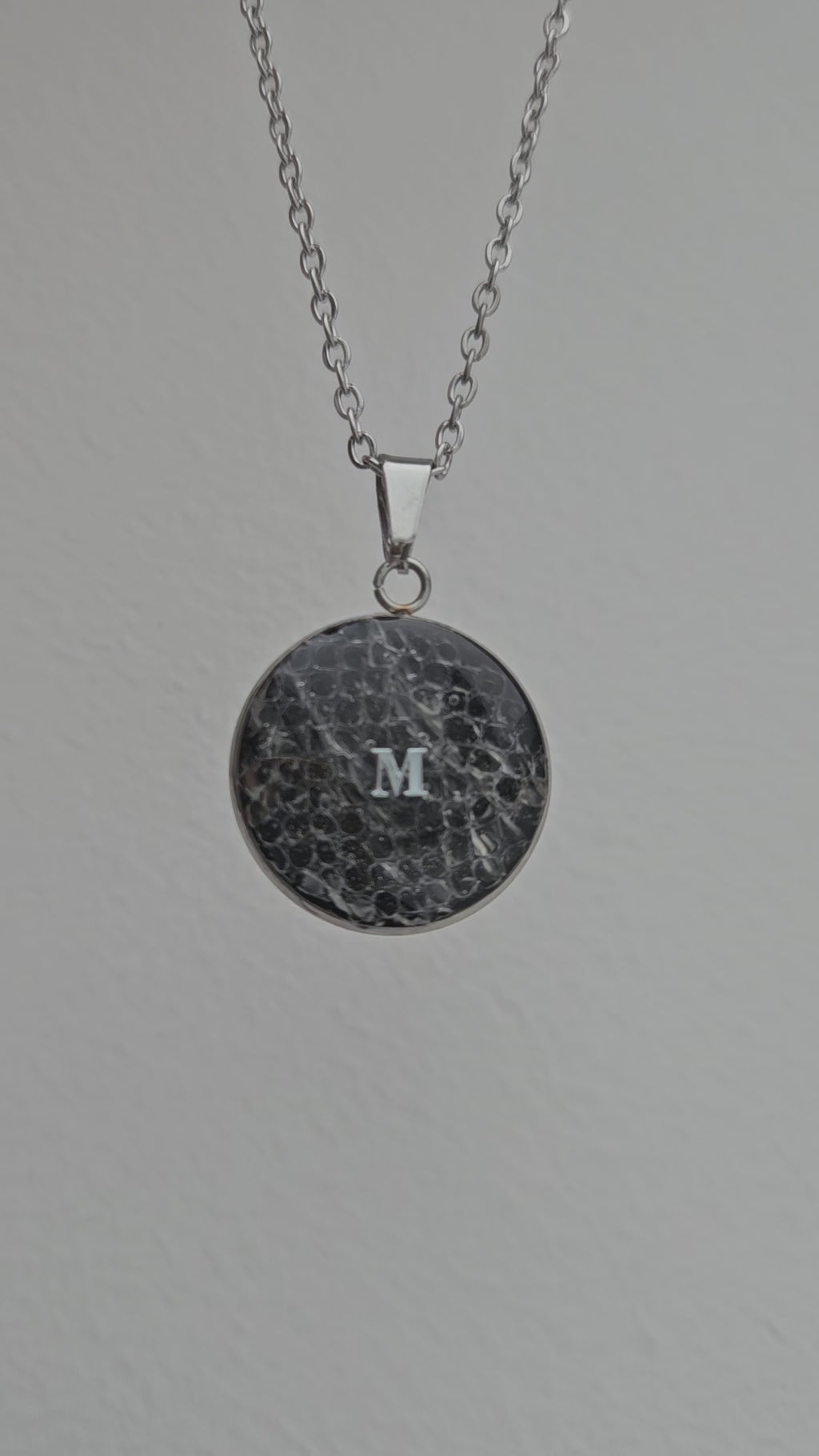 Necklace cat "Black or White"